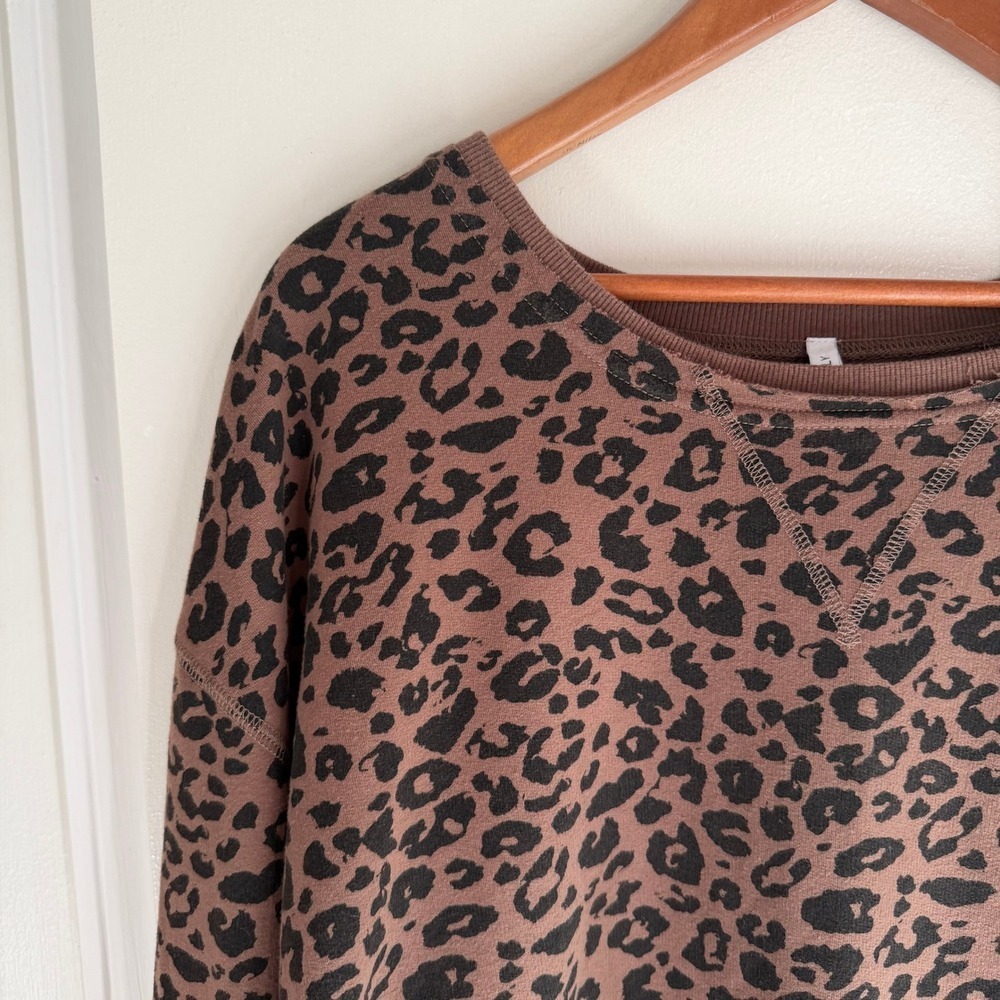 Z Supply Leopard Print Long Sleeve Crewneck Sweatshirt Top Women's Medium - Picture 2 of 8